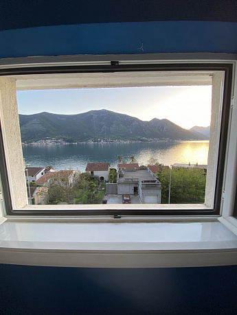 Квартира в Доброте с панорамным видом на море