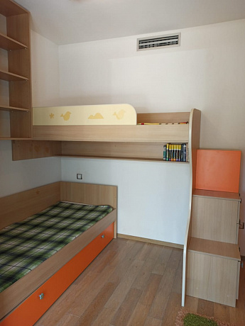 Квартира с двумя спальными комнатами и большой террасой в Которе