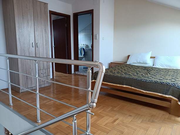 Студии и квартиры с двумя спальными комнатами в Марковичи с видом на море