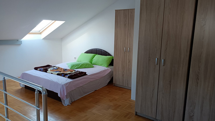 Студии и квартиры с двумя спальными комнатами в Марковичи с видом на море