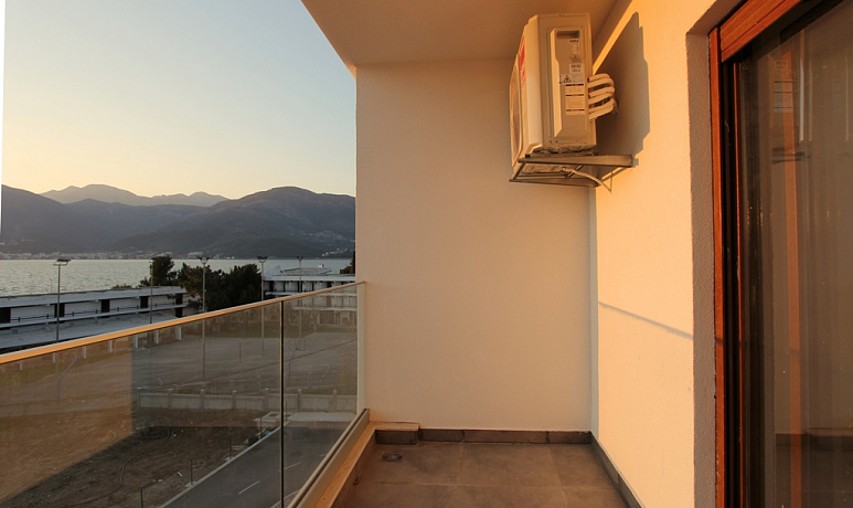 Квартира в Тивате с панорамным видом на море