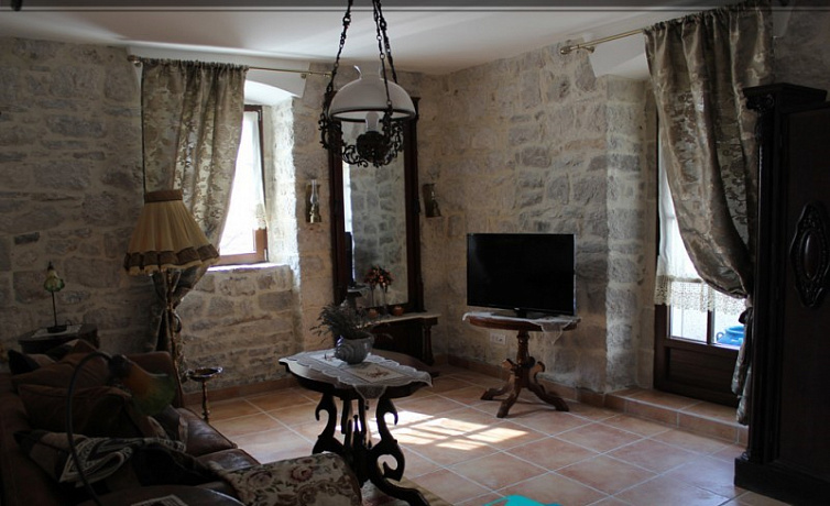 Квартиры в старинном каменном доме