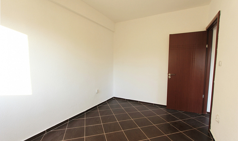 Продается квартира с двумя спальными комнатами в Херцег Нови