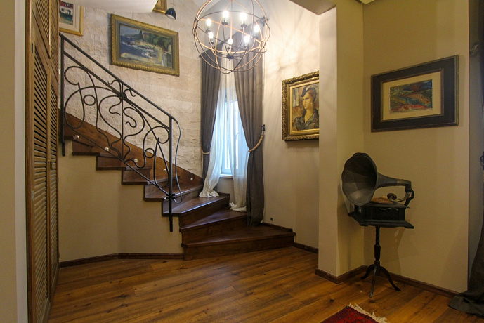 Очаровательная двухуровневая квартира в самом сердце старого города Будвы