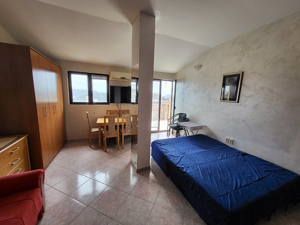 Квартира с одной спальной комнатой и видом на море в Бечичи