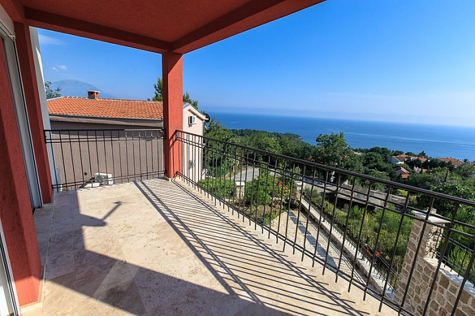 Продается дом в Баре с панорамным видом на море