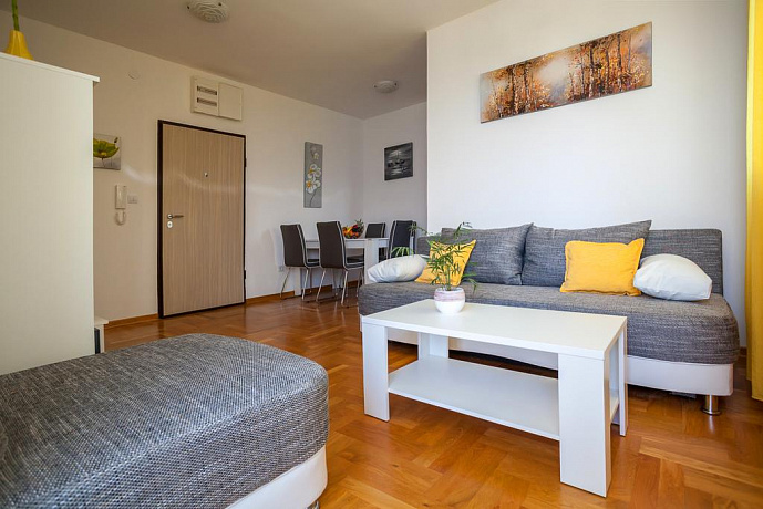 3277 Tivat Krtole Apartment 2r 50-80m2