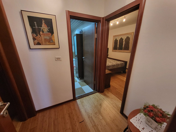 Трехкомнатная квартира в привлекательном месте в Будве