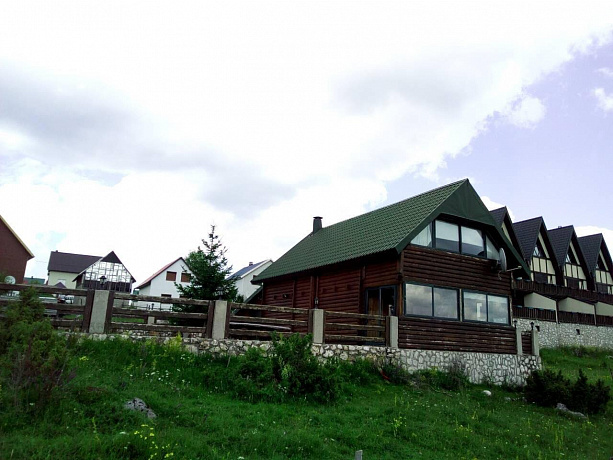 Дом на севере Черногории в городе Жабляк