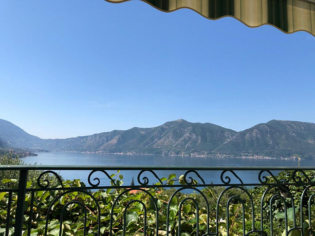Продается квартира в Ораховаце с панорамным видом на море