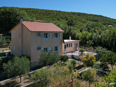 Дом в Ковачах, Котор