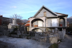 Каменный дом в Тивате