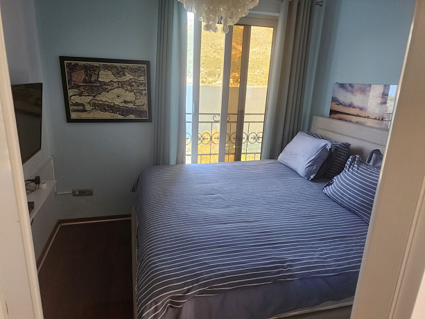Квартира с видом на море площадью 87м2 с двумя спальными комнатами в Лепетани, Тиват 