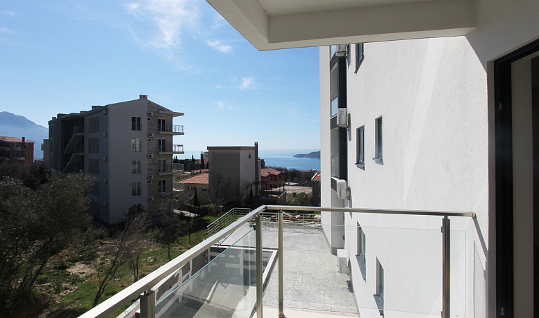 Двухкомнатная квартира в Бечичи с видом на море