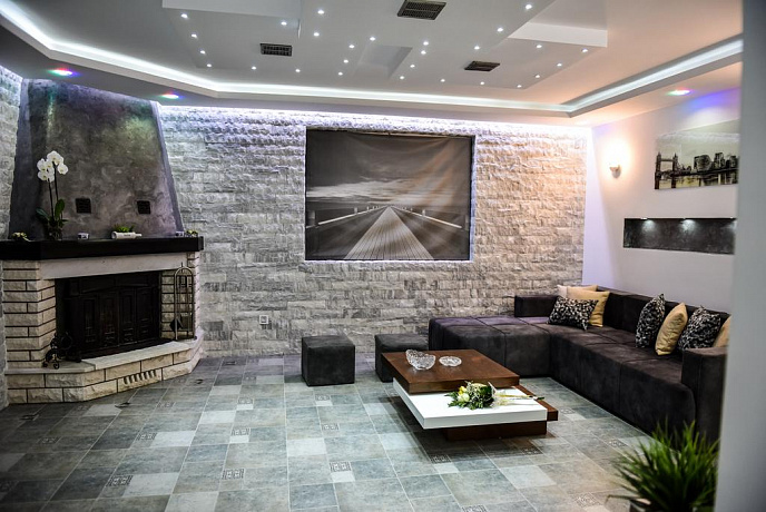 2404 Ulcinj Hotel 10r 1600m2