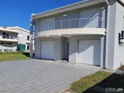 Семейный дом в приватном и тихом окружении